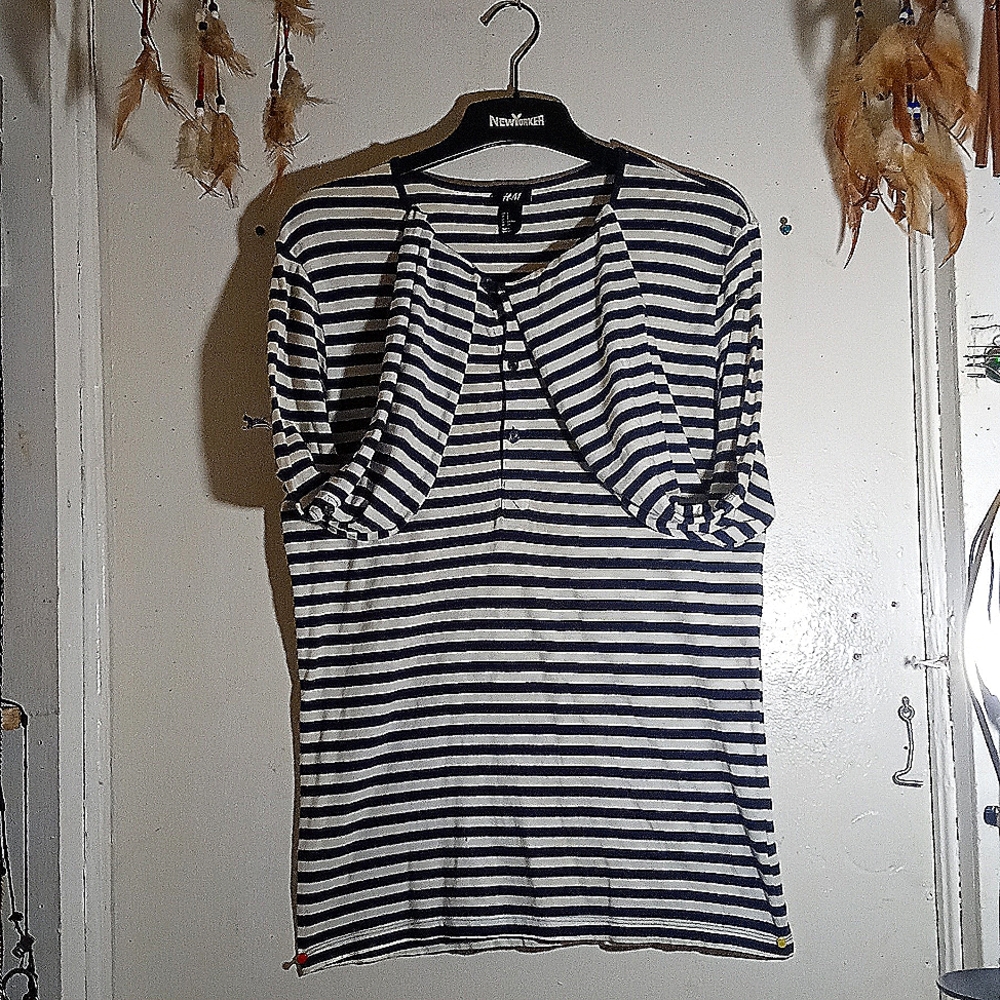 COPY - H&M Short OR Long Sleeve Black and White Stripes Shirt Size: Small.